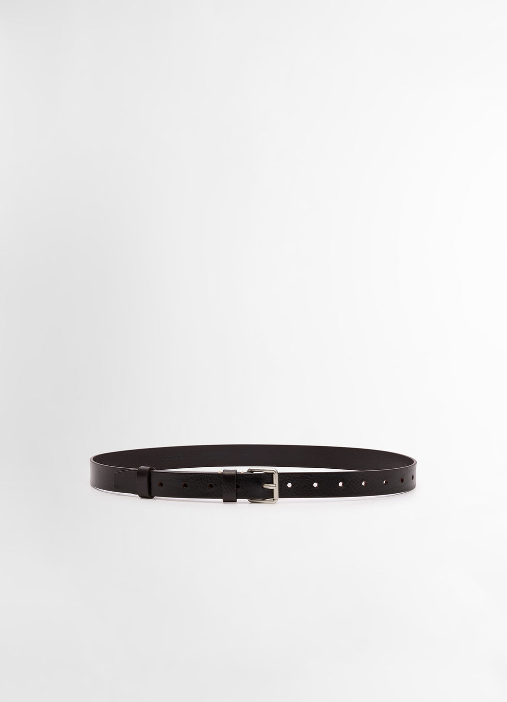 Lemaire reversed belt 25 in smooth vegetable leather, product shot, front view bright shine brush silver buckle