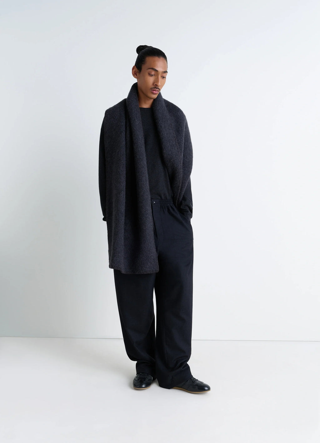 Lemaire maxi fluffy cocotte in fluffy alpaca, model shot, front view draped over shoulders