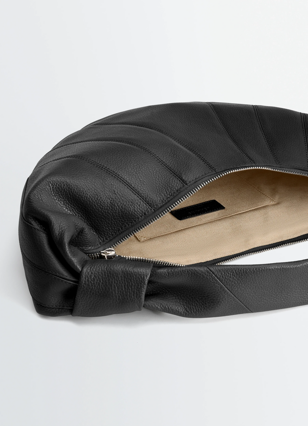 Fortune croissant bag in leather