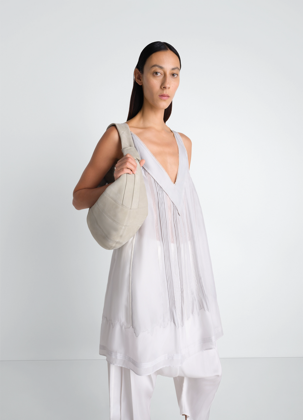 Fortune croissant-tasche aus alpaka-nubukleder