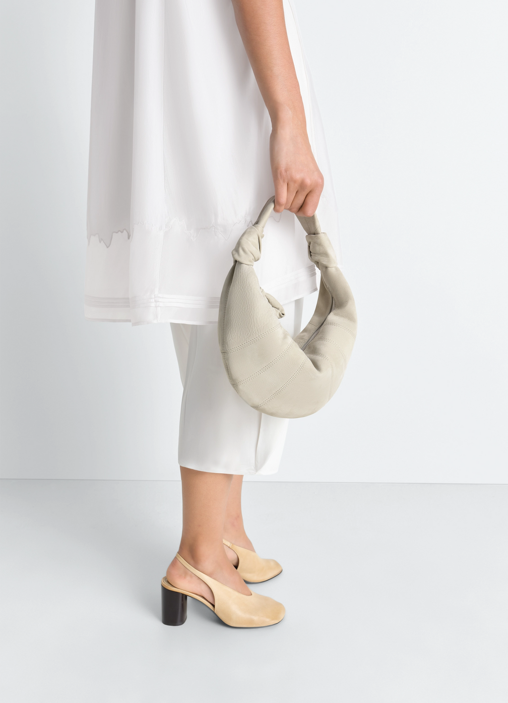 Sac mini fortune croissant en cuir nubuck d'alpaga