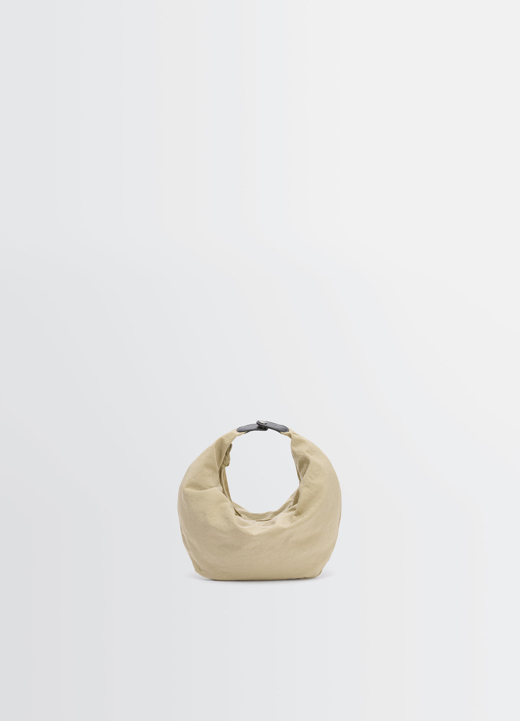 Fortune croissant filt bag in nylon net, product shot, back view gathered top with buckle