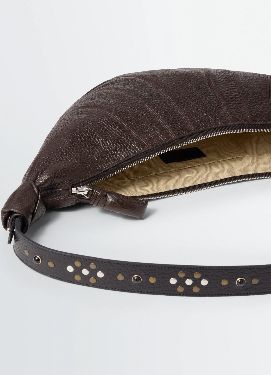 Sac croissant western moyen modèle en cuir avec rivets