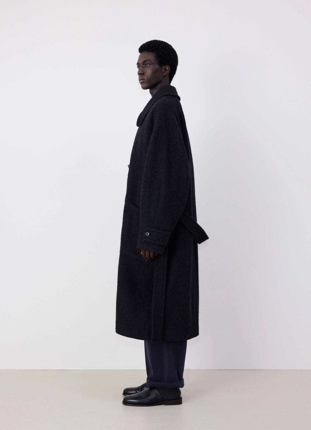 Lemaire short duffle coat in wool and alpaca mix, model shot, side view oversized, belted