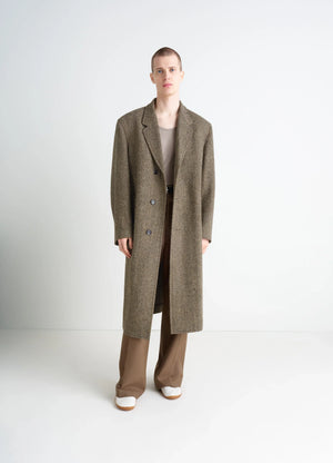 Chesterfield coat in herringbone harris tweed, model shot, front view classic tailored cut