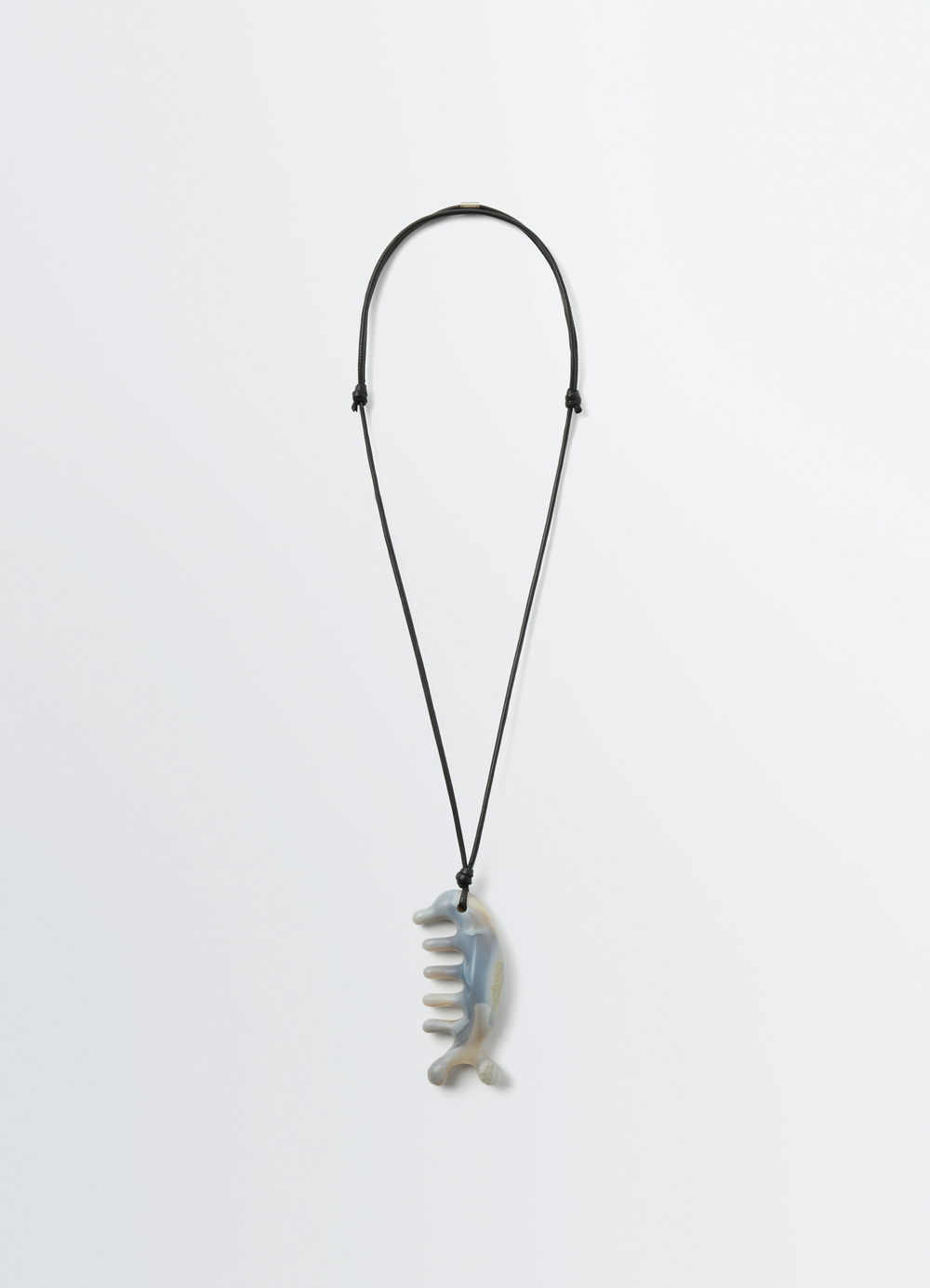 BELUGA GUA SHA NECKLACE IN AGATE AND LEATHER