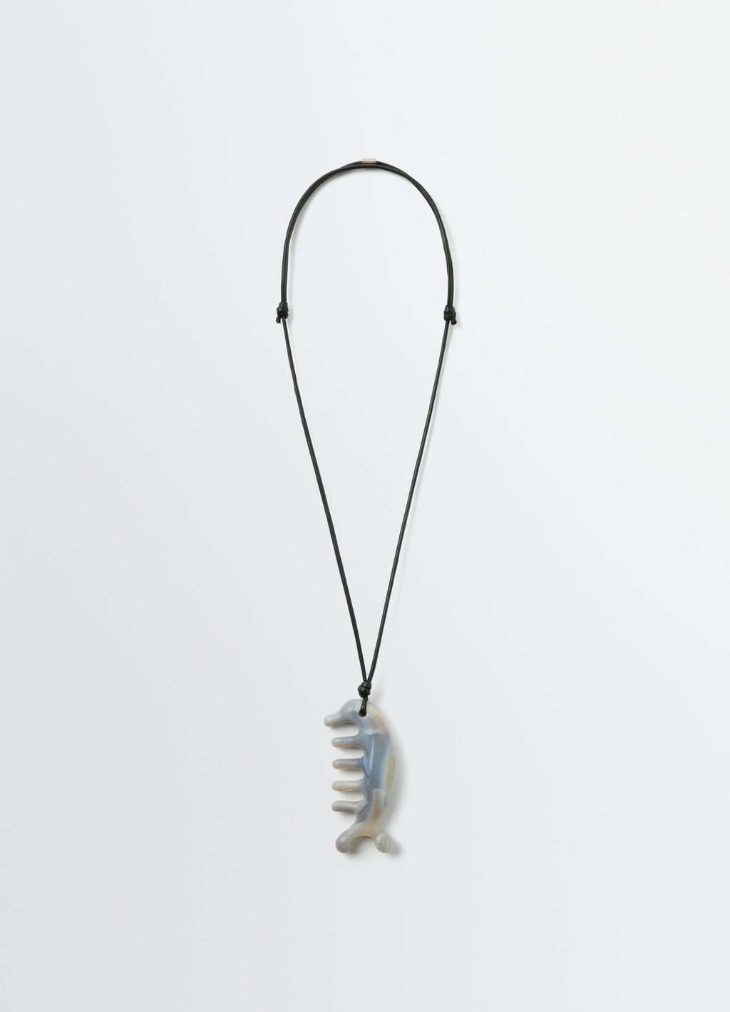 BELUGA GUA SHA NECKLACE IN AGATE AND LEATHER