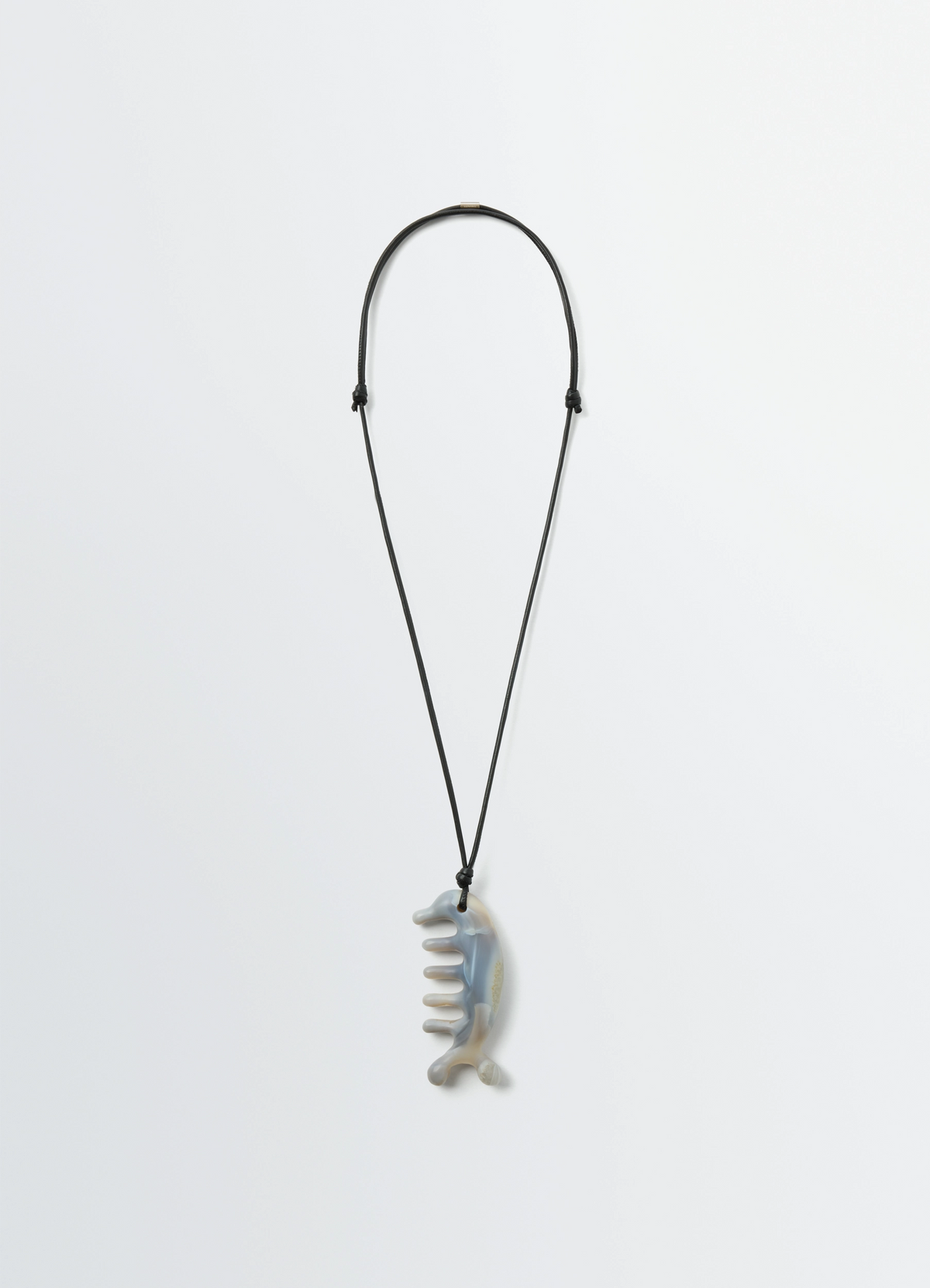 BELUGA GUA SHA NECKLACE IN AGATE AND LEATHER