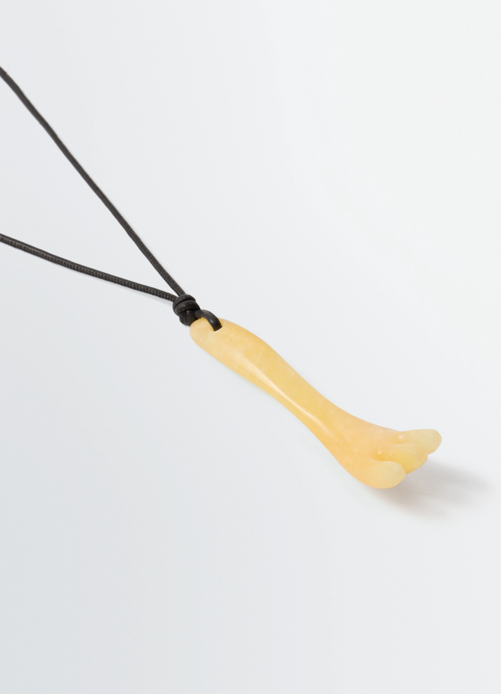 Collier sautoir gua sha en aragonite et cuir