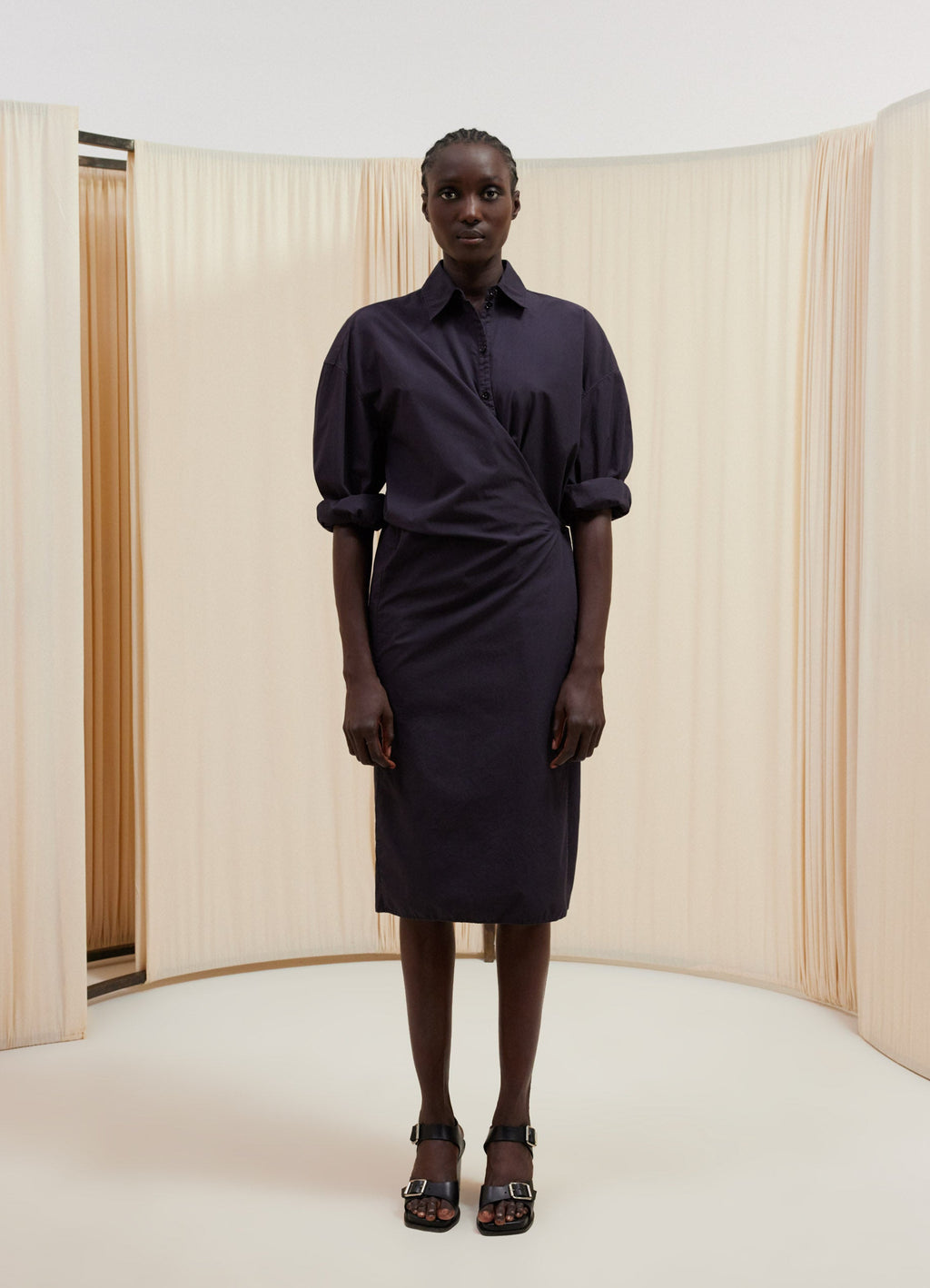 STRAIGHT COLLAR TWISTED DRESS