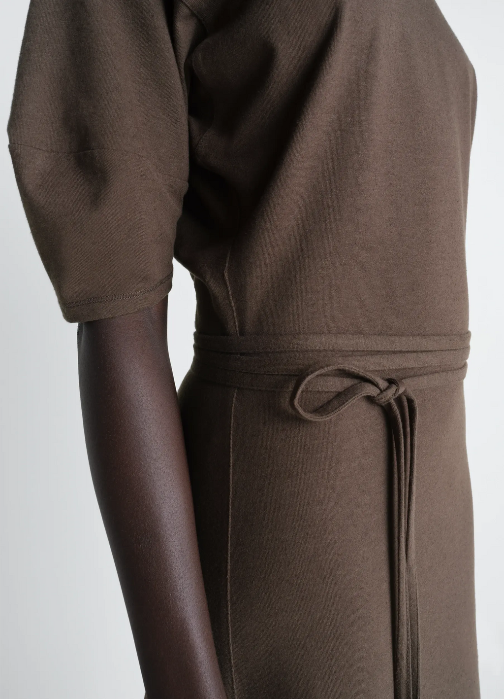 ヘビーコットンリネンジャージーのオフショルダードレス