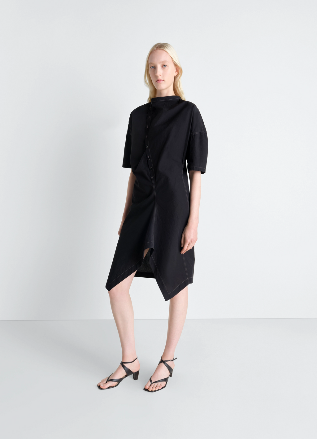 Soft collar dress in crepe cotton