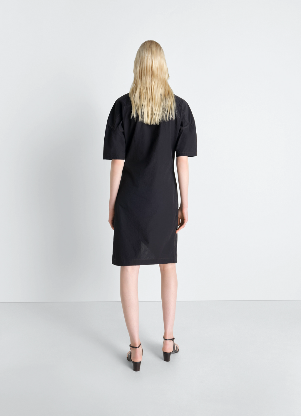 Soft collar dress in crepe cotton