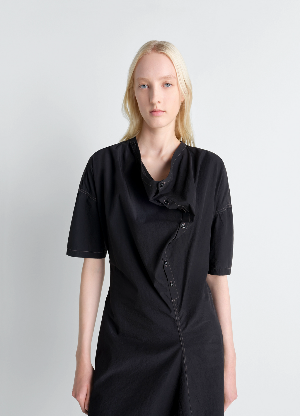 Soft collar dress in crepe cotton