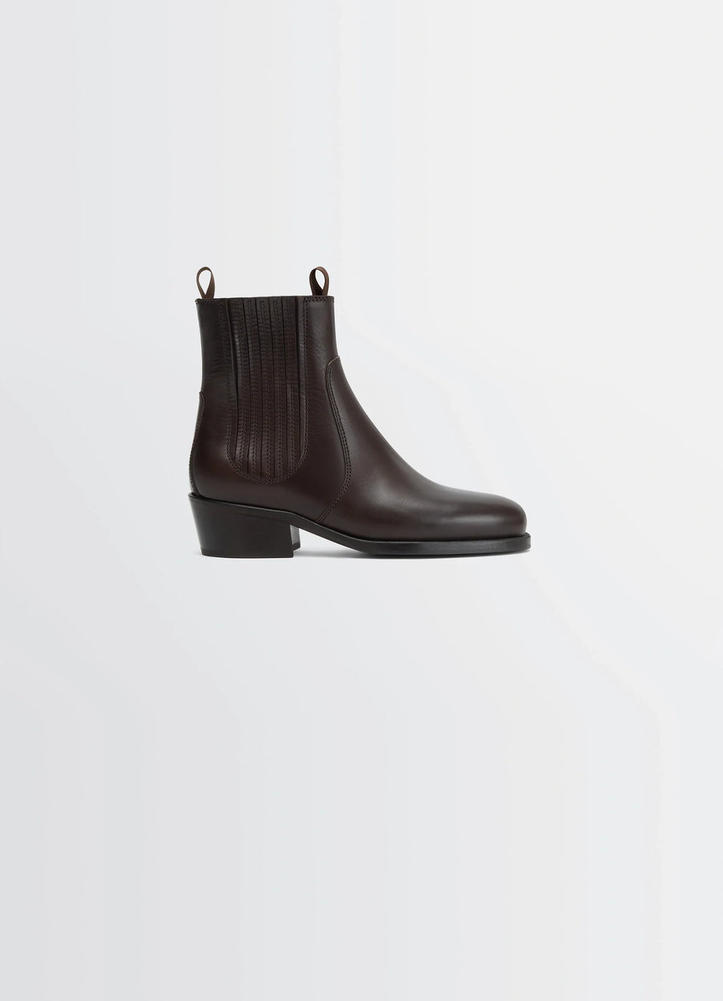 Chelsea boots in vegetable-tanned leather, product shot, side view smooth shiny finish