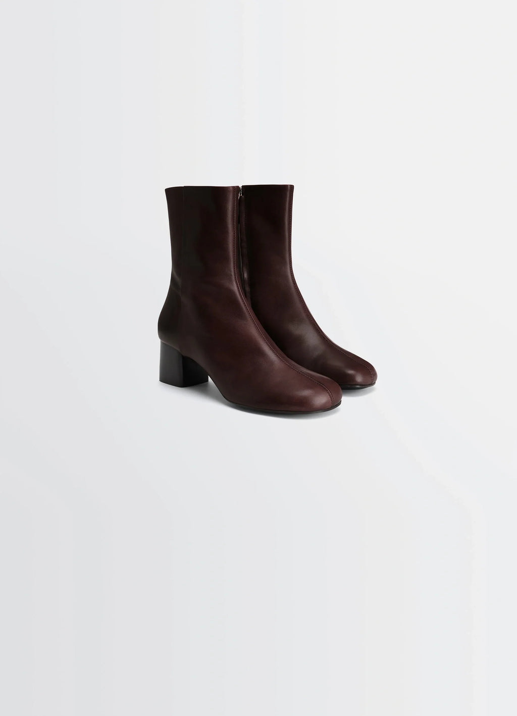 Lemaire anatomic boots 55 in glossy vegetable-tanned leather, product shot, three-quarter view block heel visible