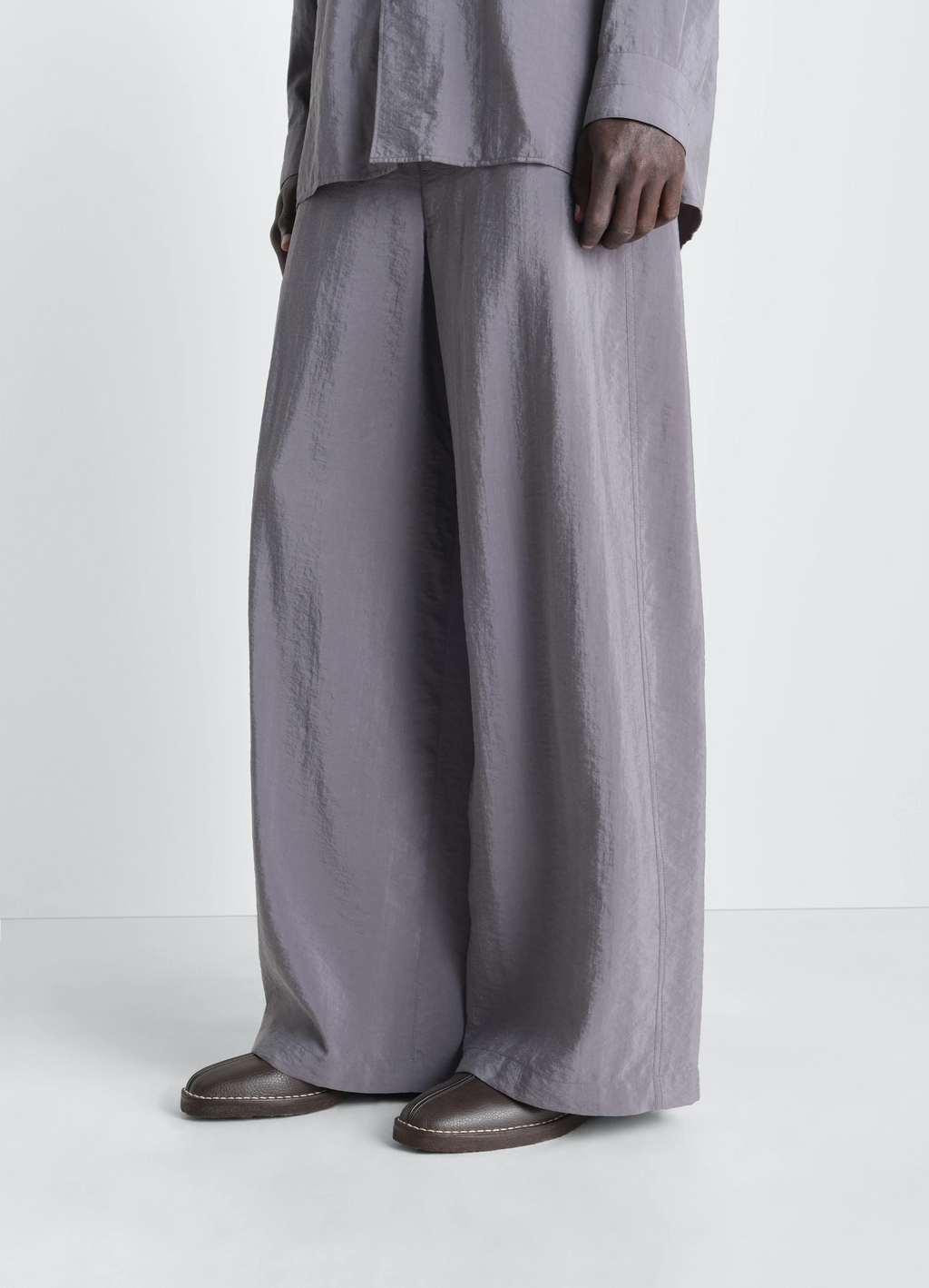 Paneel-hausschuhe aus leder