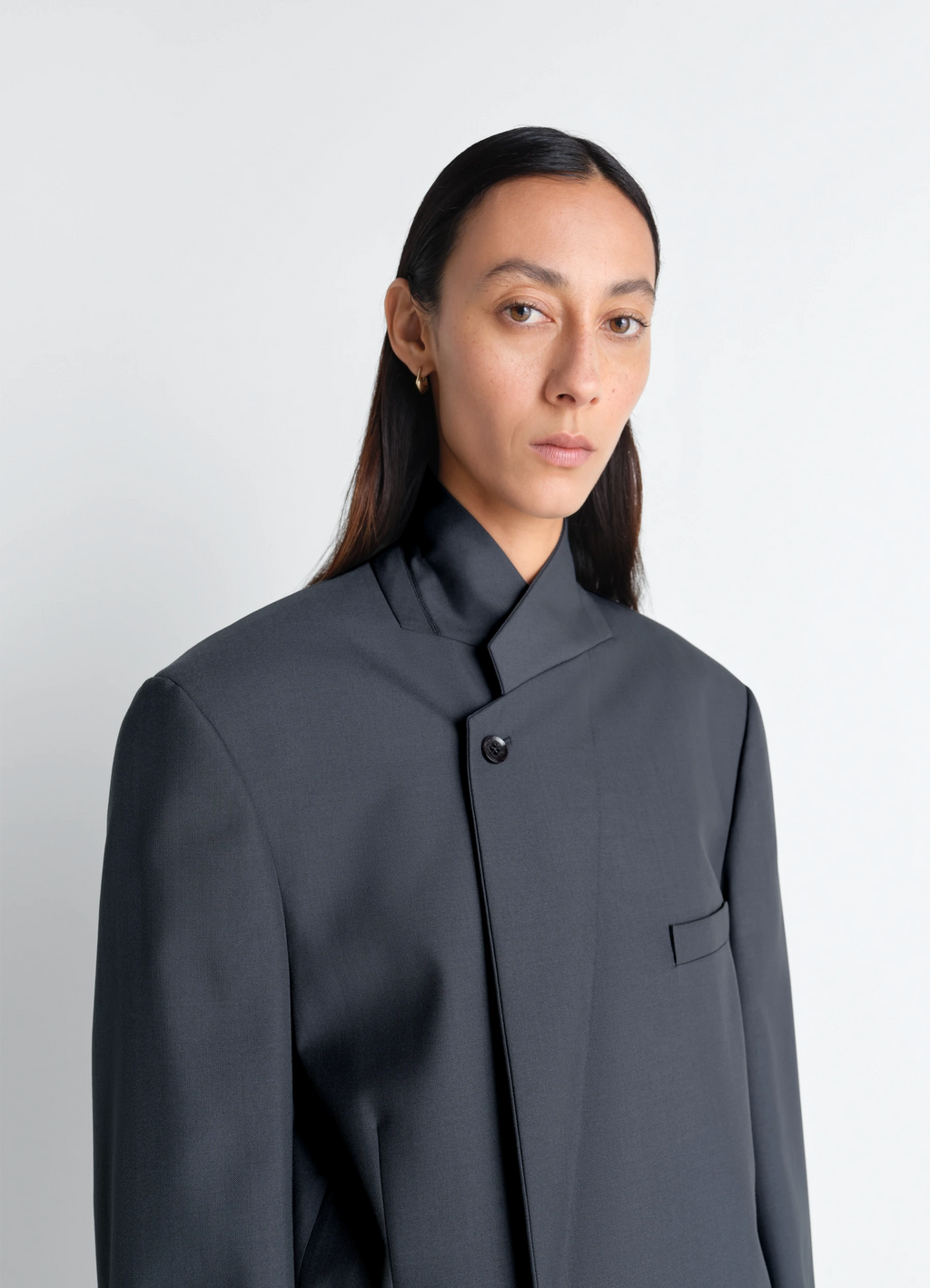 트로피컬 폴리울 소재의 더블 브레스트 테일러드 재킷