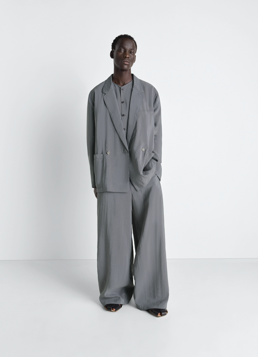 Weiche, doppelreihe jacke aus trockenseide