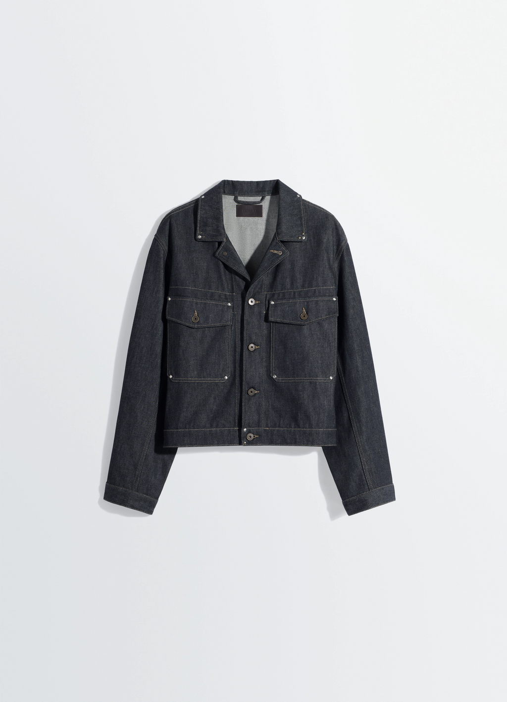 スタッズ付きデニムトラッカージャケット