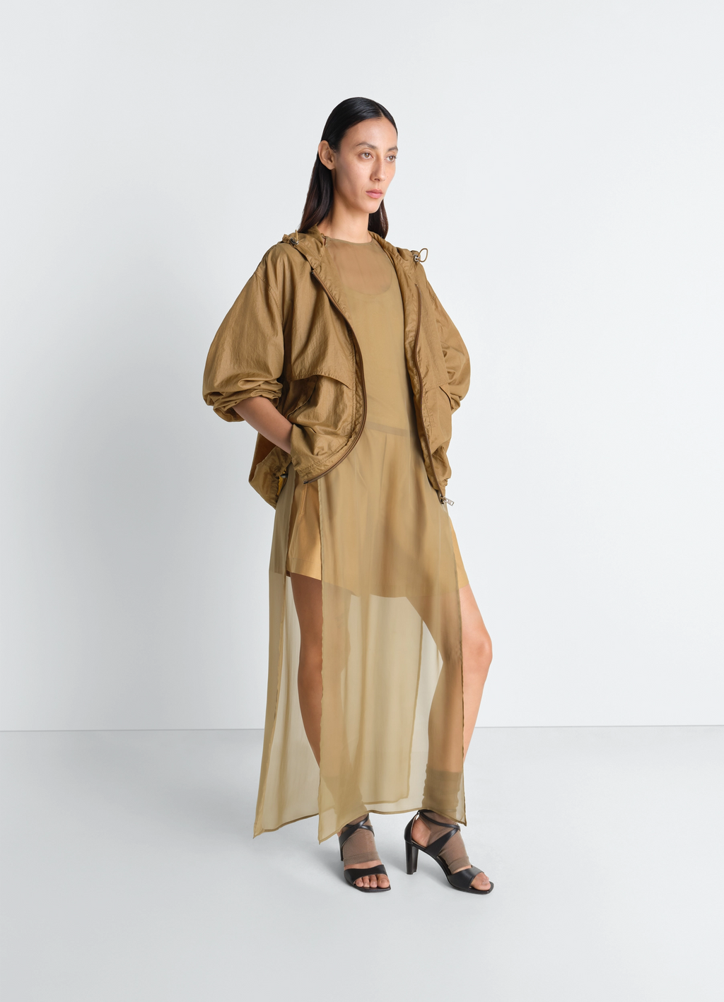 가벼운 나일론 소재의 방풍 재킷