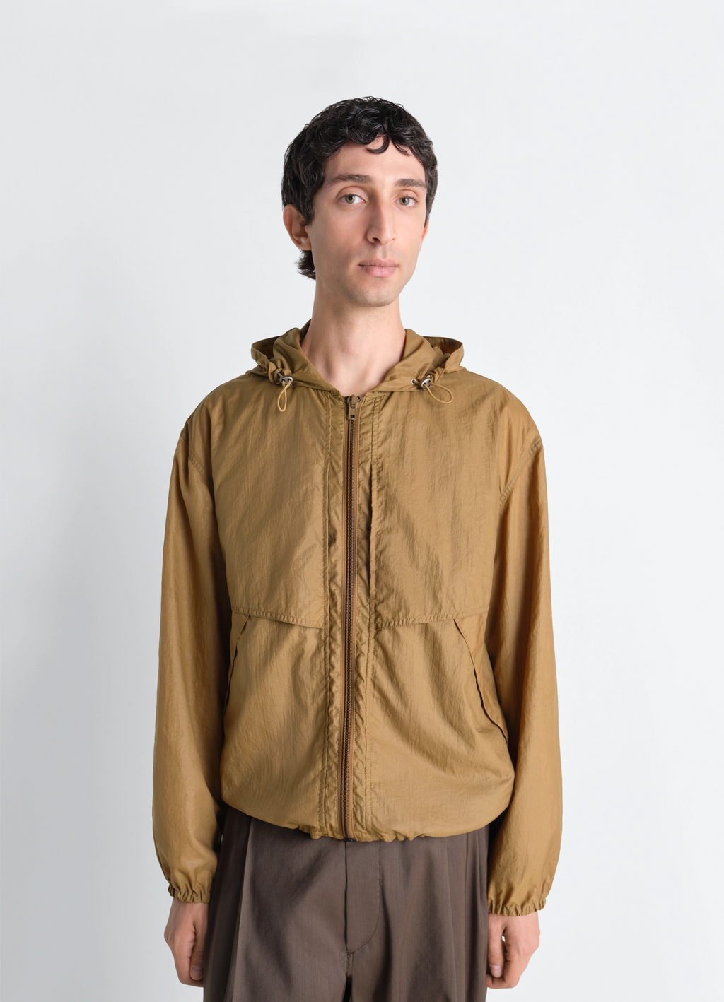 가벼운 나일론 소재의 방풍 재킷