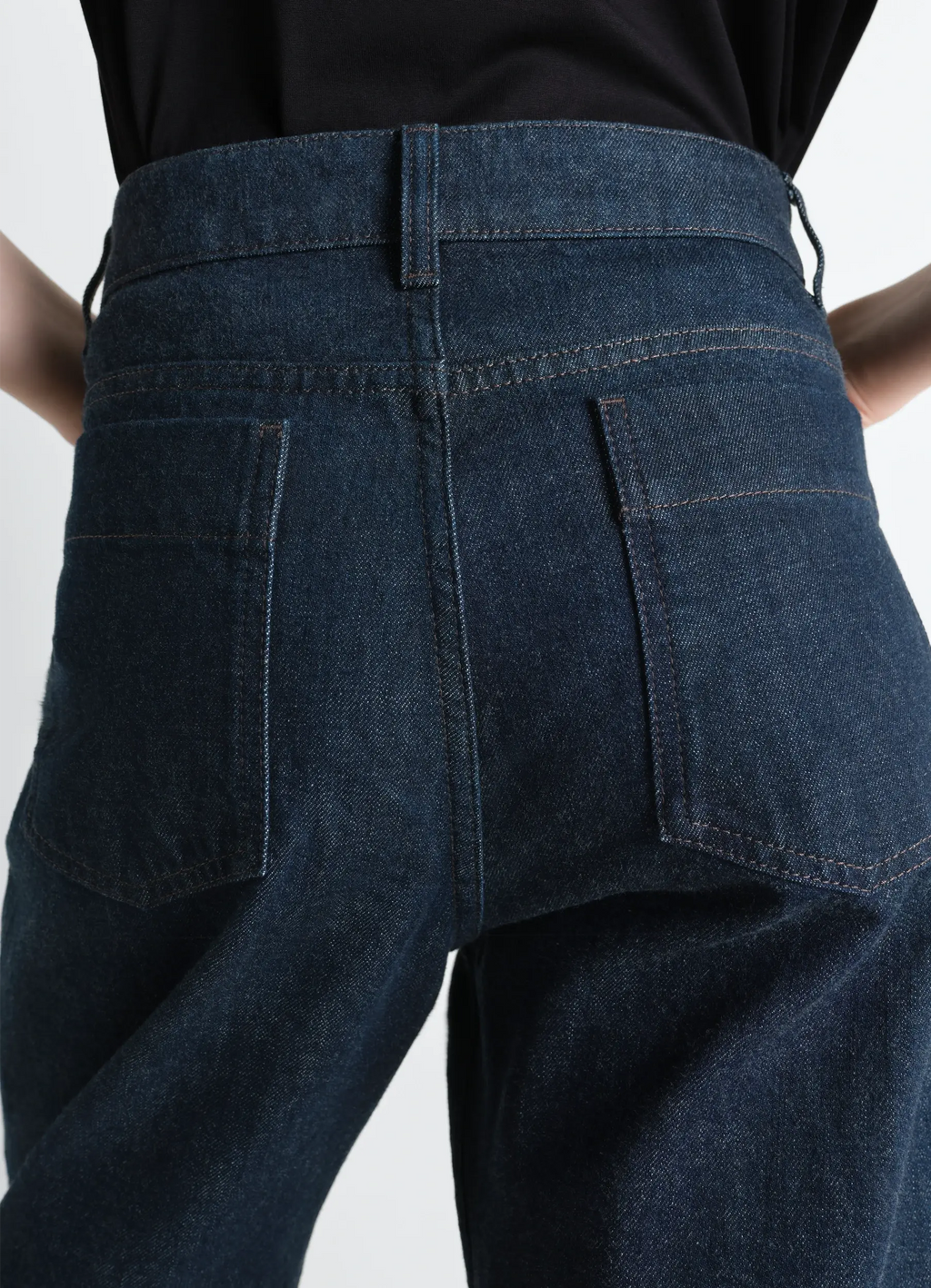 Pantalon arrondi taille haute