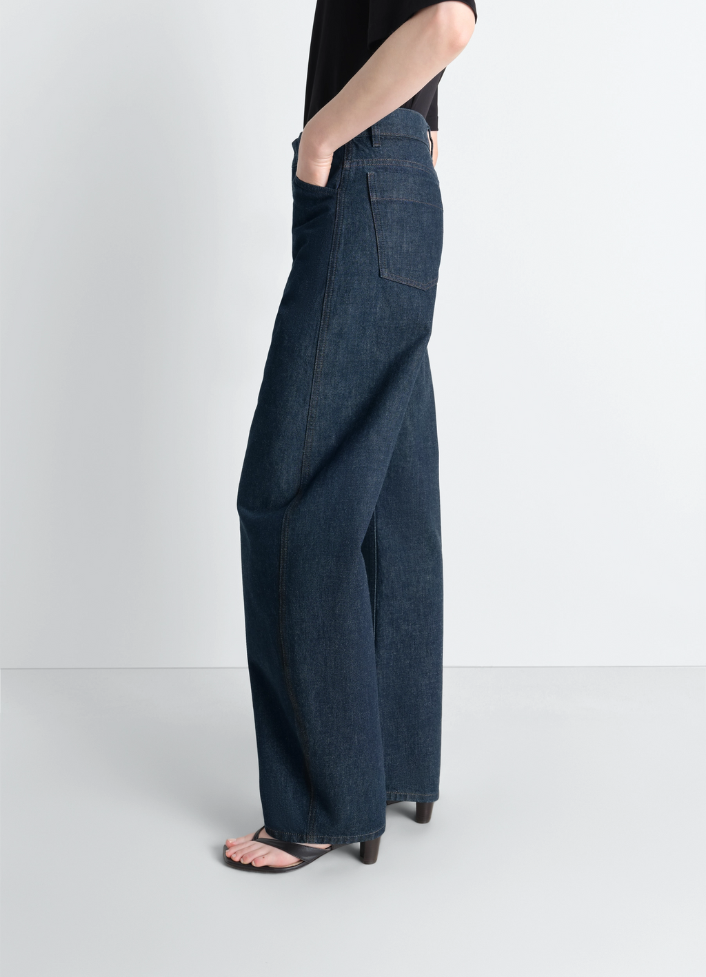 Pantalon arrondi taille haute