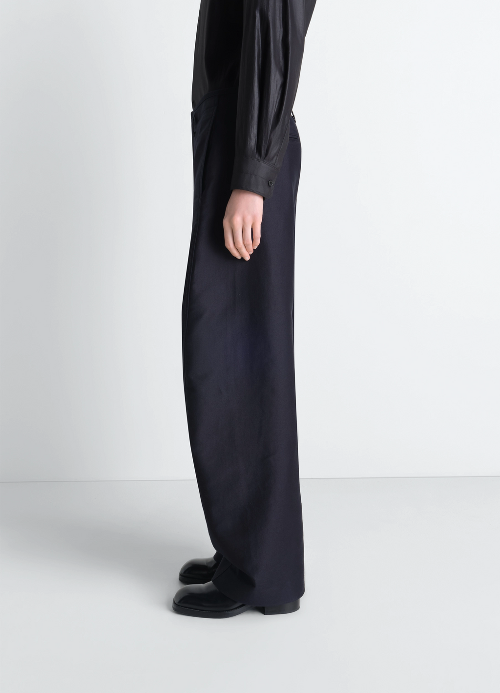TWISTED CHINO PANTS IN COTTON SATIN