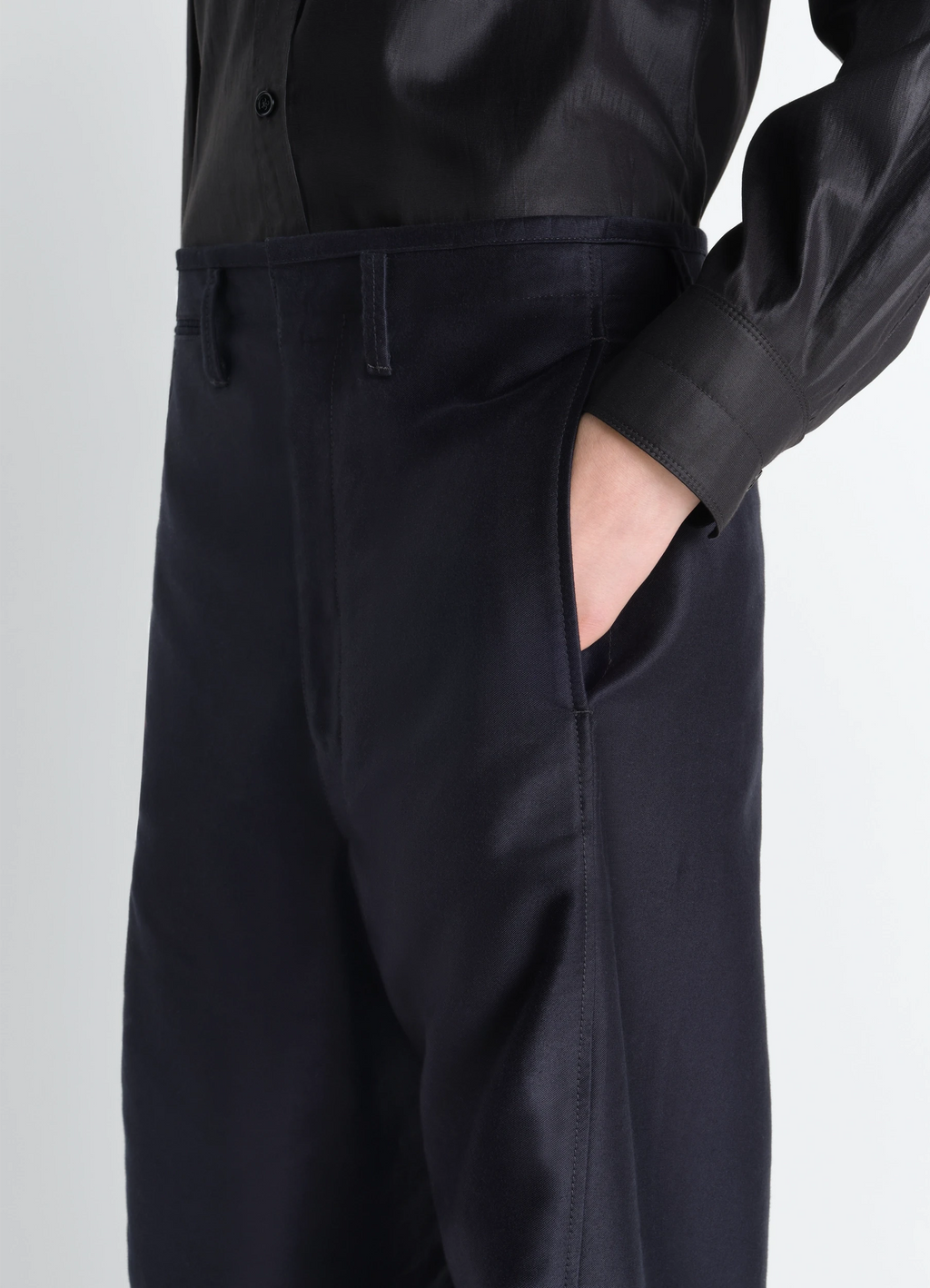 TWISTED CHINO PANTS IN COTTON SATIN