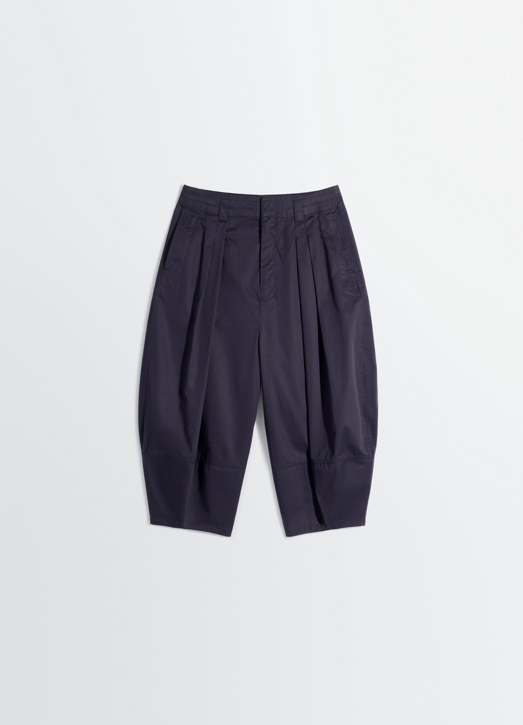 볼륨감 있는 버뮤다 팬츠 (라이트 코튼 새틴 소재)