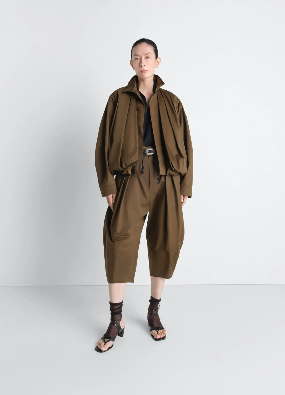 VOLUME BERMUDAS IN COTTON SATIN