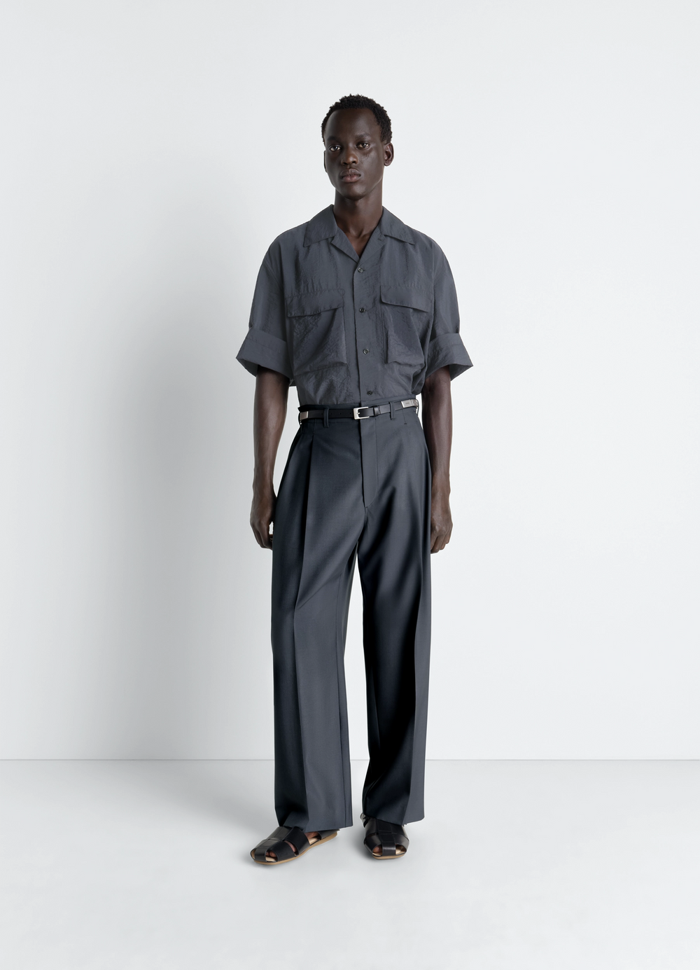PLEATED TAILORED PANTS IN POLYWOOL