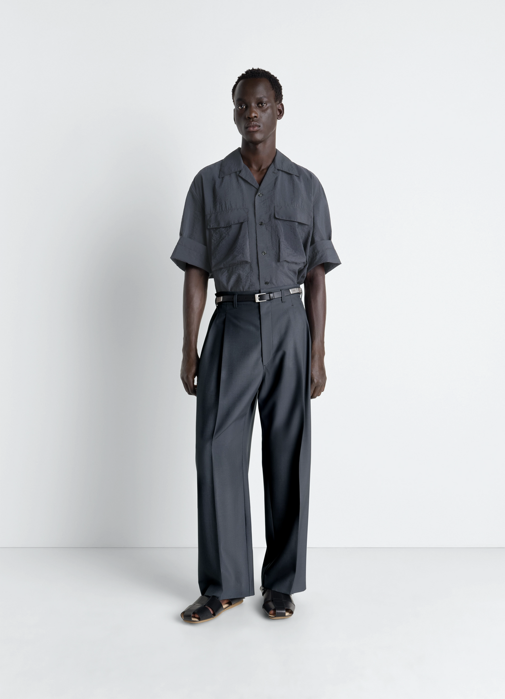 Pleated tailored pants in polywool