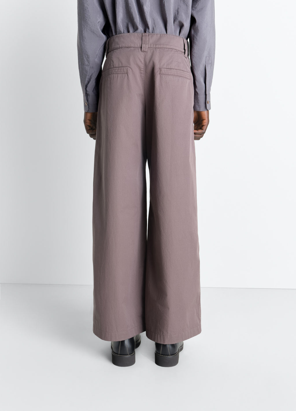 Hose mit geradem schnitt aus leichtem baumwoll-twill