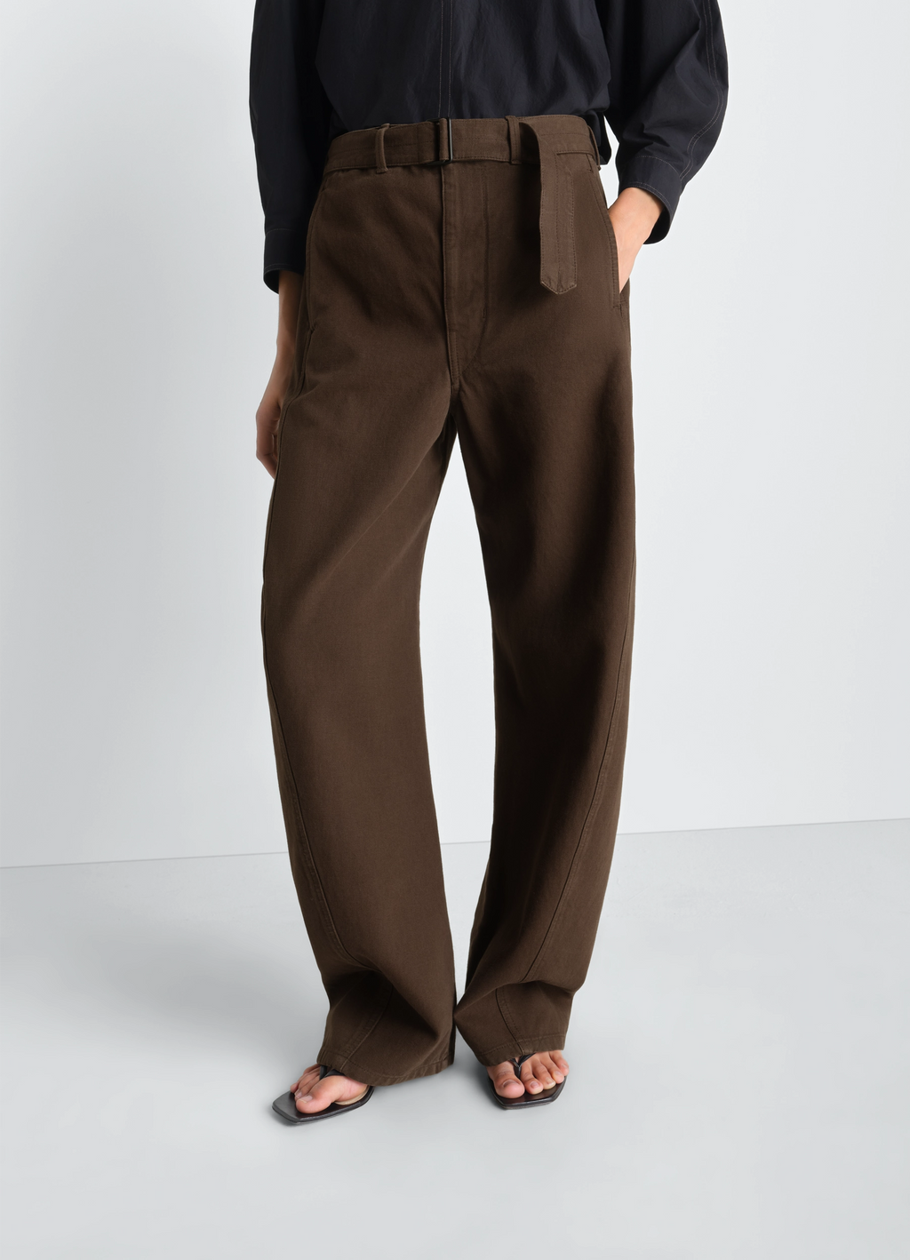 Twisted belted pants in dyed heavy broken twill