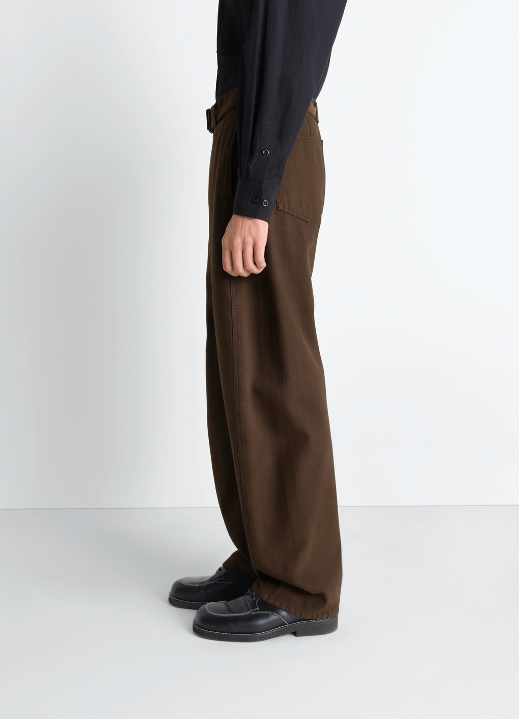 Twisted belted pants in dyed heavy broken twill