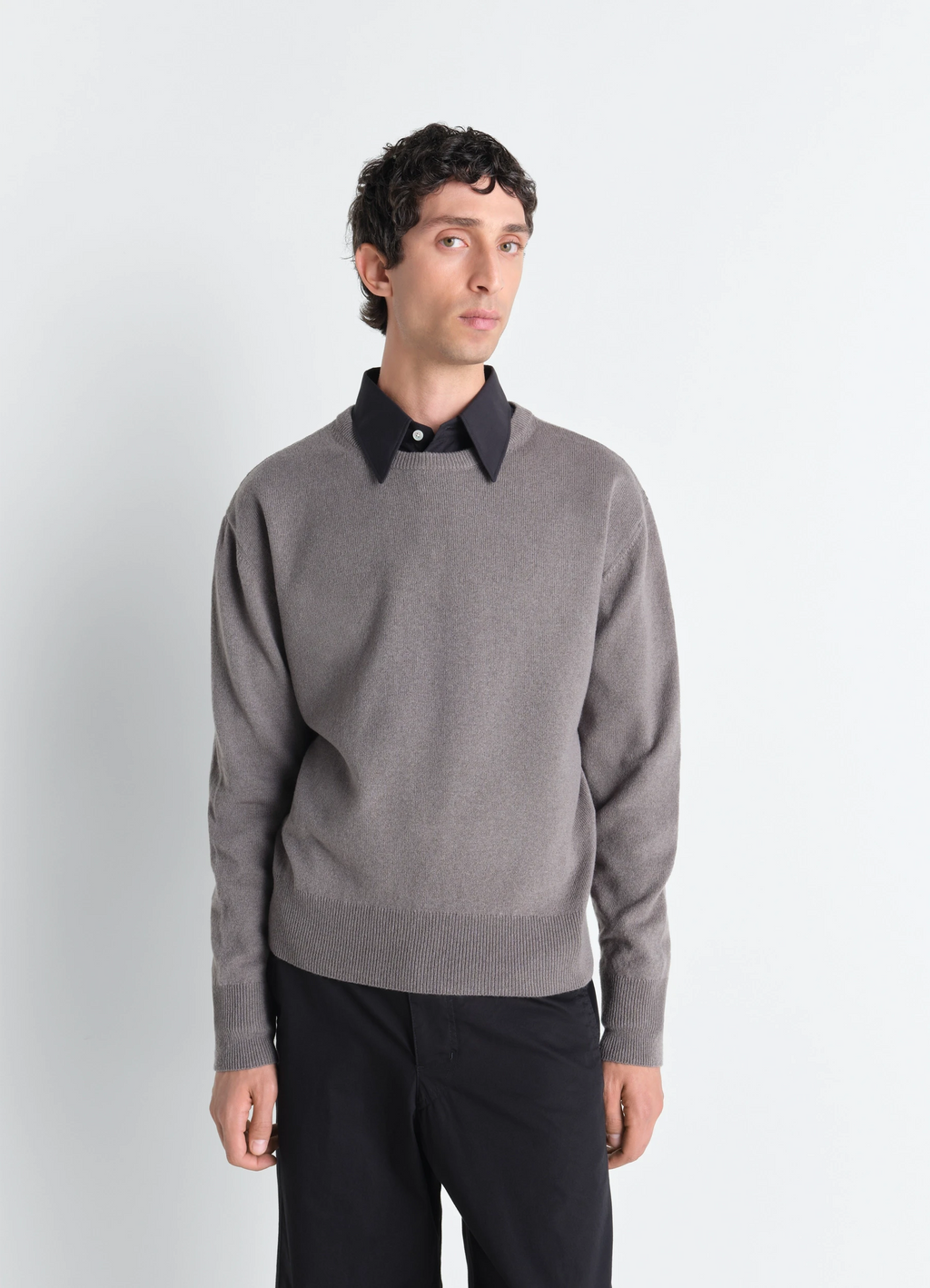 CREW NECK SWEATER IN CASHMERE WOOL