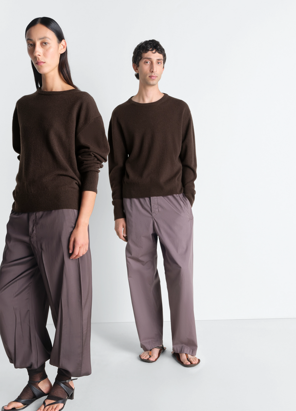 CREW NECK SWEATER IN CASHMERE WOOL