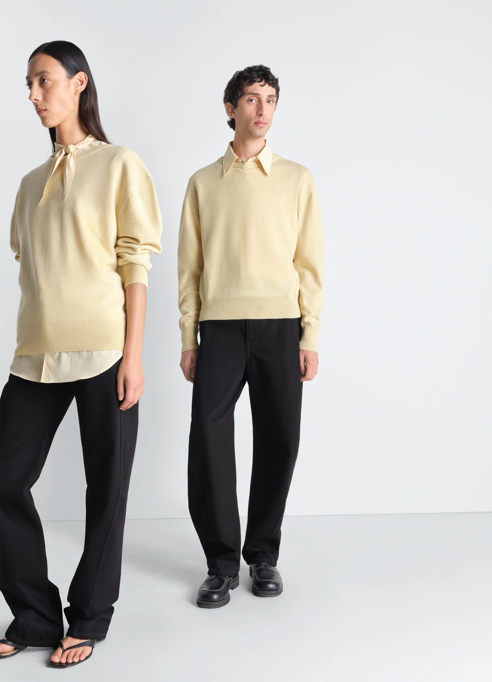 CREW NECK SWEATER IN CASHMERE WOOL