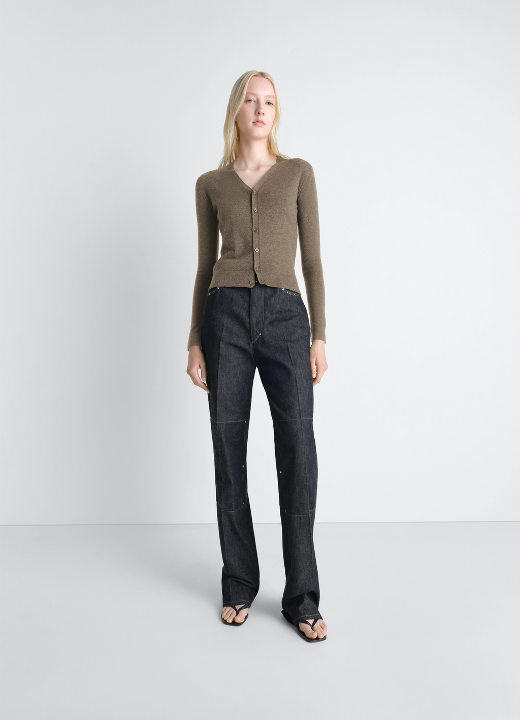 V NECK BUTTONED CARDIGAN IN FINE WOOL