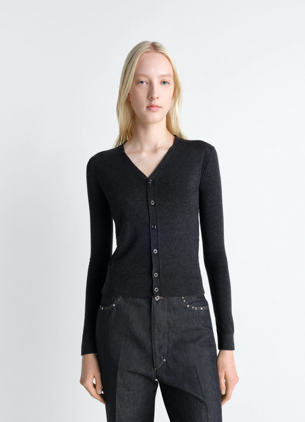 V NECK BUTTONED CARDIGAN IN FINE WOOL