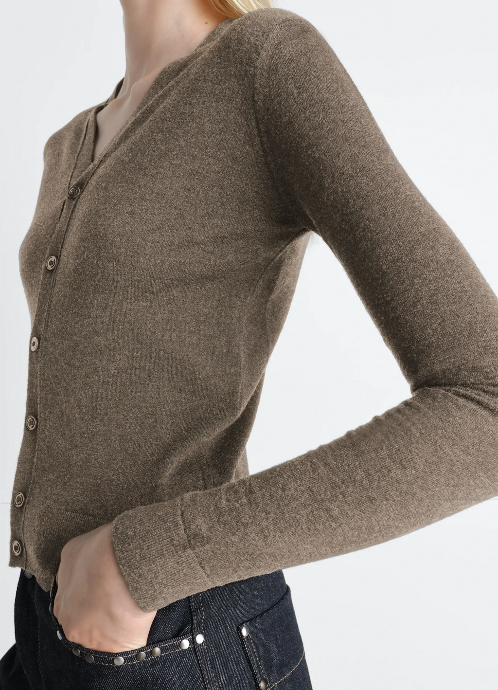 V neck buttoned cardigan in fine wool l