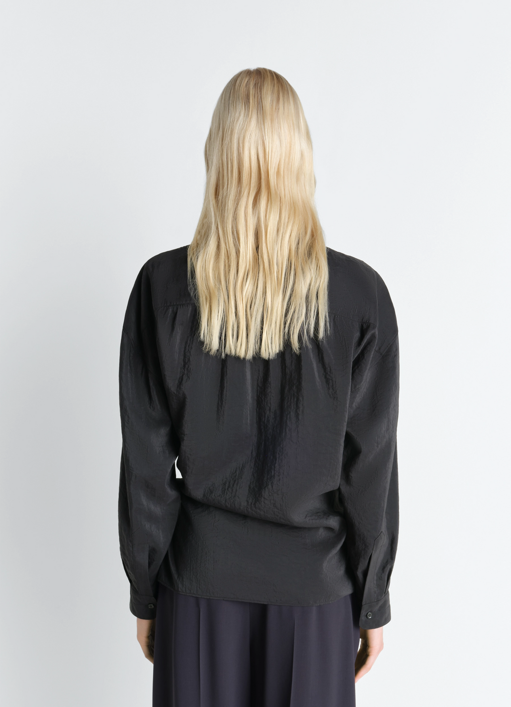 Straight collar twisted shirt in dry silk