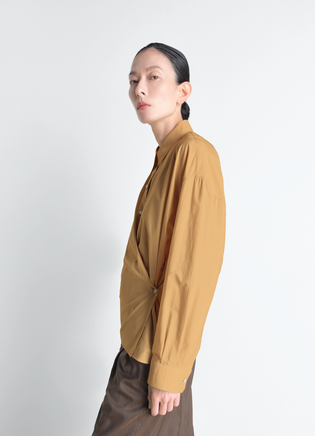 Chemise torsadée col droit