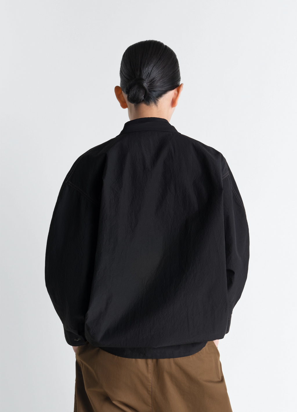 Bluse mit schal aus crêpe-baumwolle