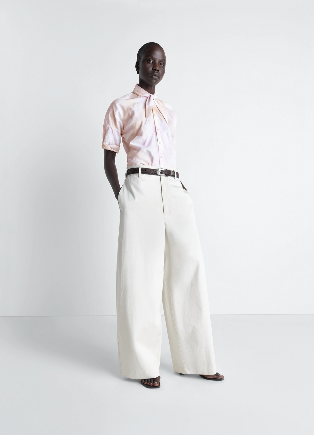 비스코스 코튼 체크 소재의 반팔 셔츠 (숄 포함)