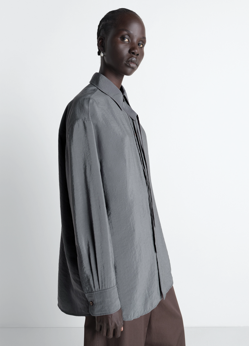 Langes hemd mit binde aus trockenseide