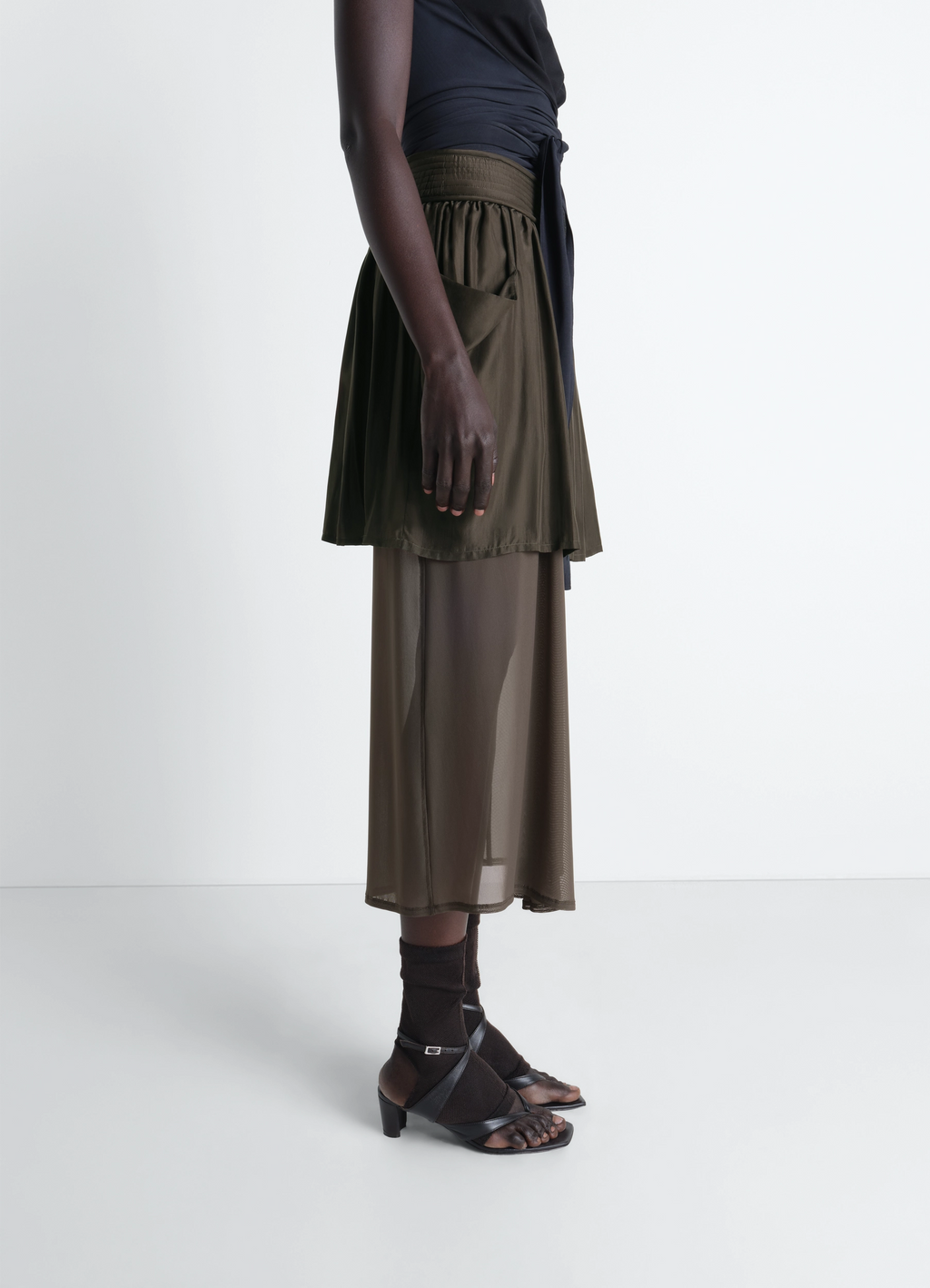 실크 하보타이 소재의 이중 레이어 스커트