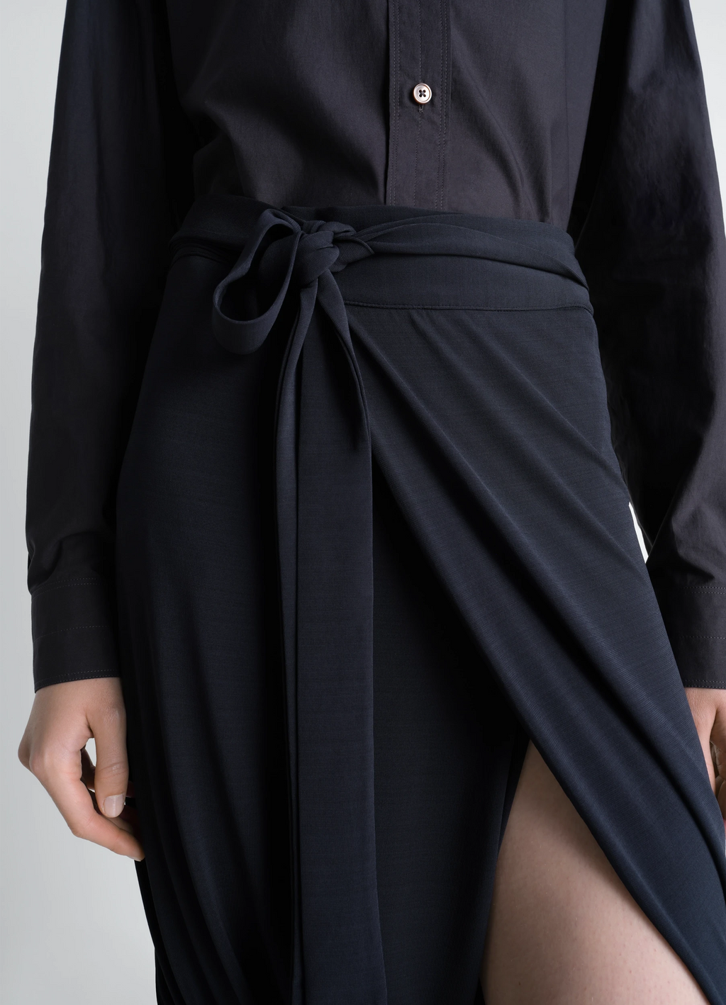 SOFT WRAP SKIRT IN VISCOSE CREPE JERSEY